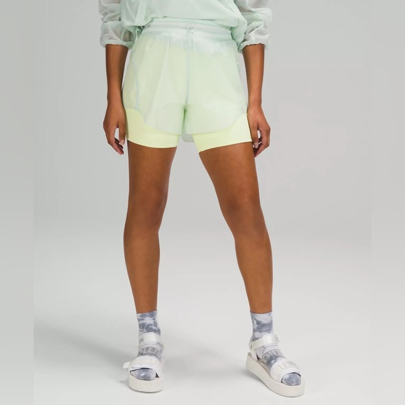 Lululemon Step Out High Rise Shorts 3” Ocean Air Size 12 NWT - Picture 3 of 10